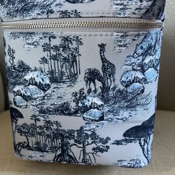 DIOR Beauty Vanity Case With Mirror Around The World Motif 2024 Loyalty … - Picture 6 of 15